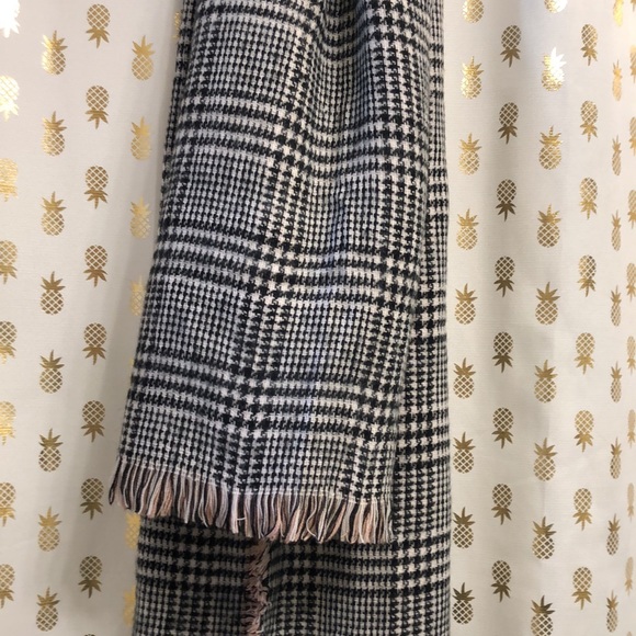 Aldo Scarf - Picture 2 of 5